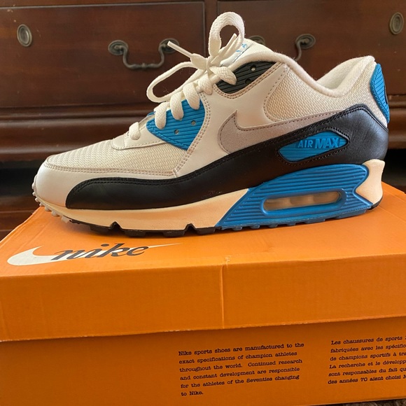 **SOLD** Nike Air Max 90 “Laser Blue” - Picture 2 of 9